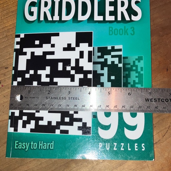 The gauntlet of griddlers Book 3 - easy to hard - softcover 99 Puzzle Book - Picture 11 of 14